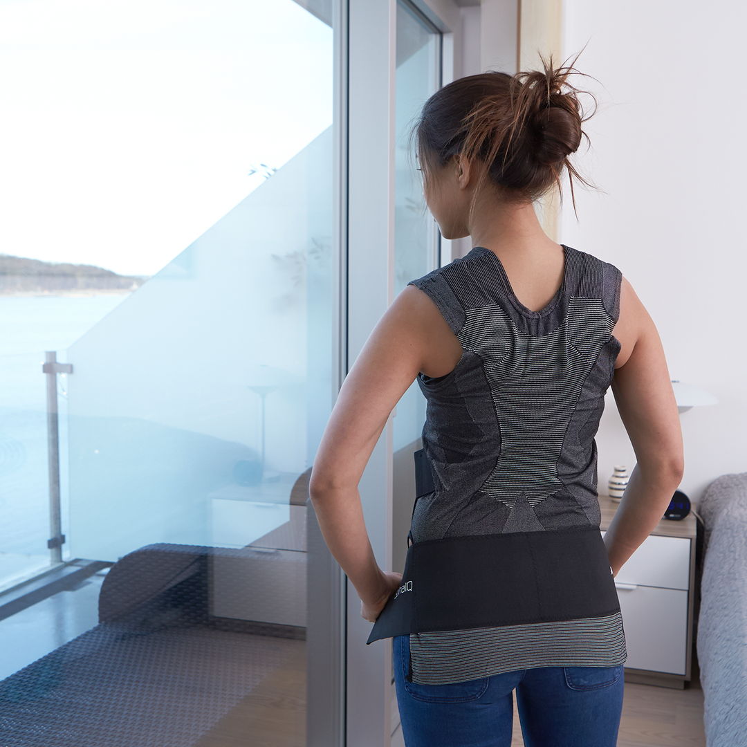 justerbar spinal q -väst sett bakifrån